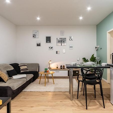 Les Huisselets 4 Apartamento Montbéliard Exterior foto