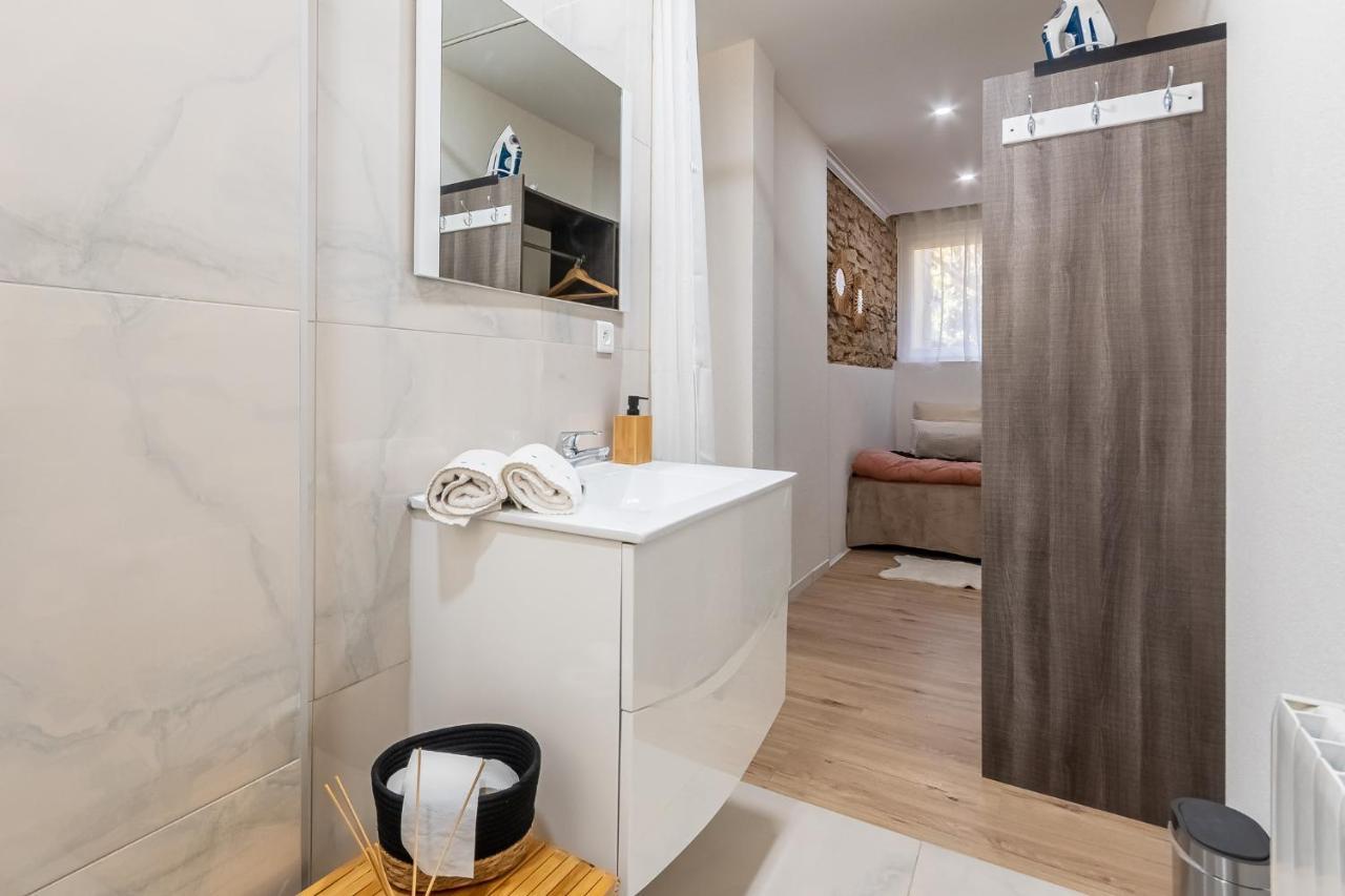 Les Huisselets 4 Apartamento Montbéliard Exterior foto