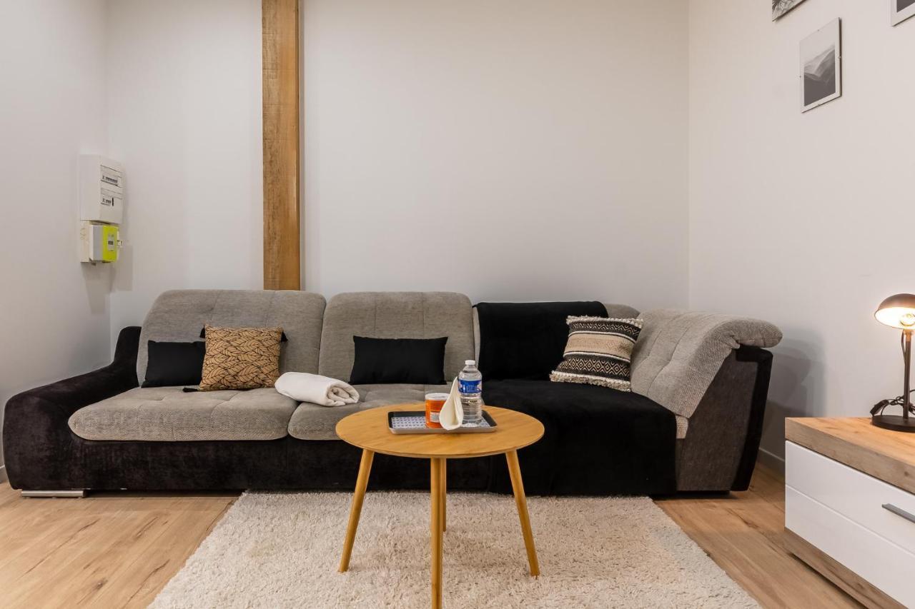 Les Huisselets 4 Apartamento Montbéliard Exterior foto