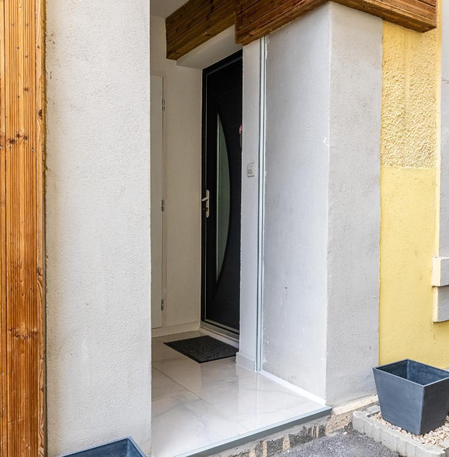 Les Huisselets 4 Apartamento Montbéliard Exterior foto